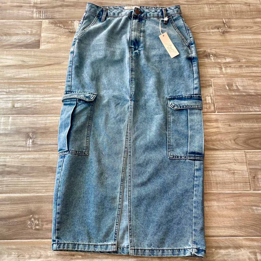 NWT Jewel Badgley Mischka Y2K Denim Cargo Maxi Skirt with Front Slit Size 27